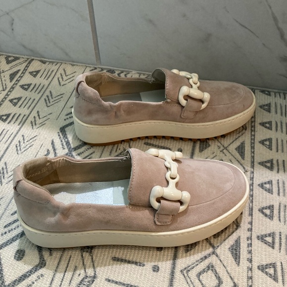 Dolce Vita Womens Andres Suede slip on loafers taupe size 7.5 - Picture 3 of 7